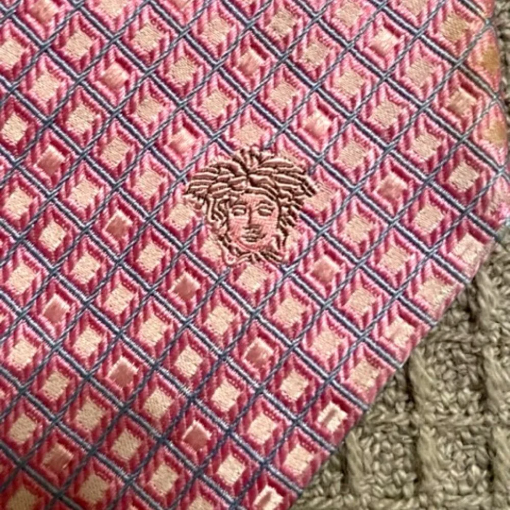 EUC Beautiful Versace Pink diamond silk tie Italy Red lining - Picture 1 of 8